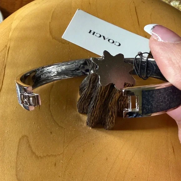 NWT COACH Hinged Bangle Bracelet - Picture 6 of 6